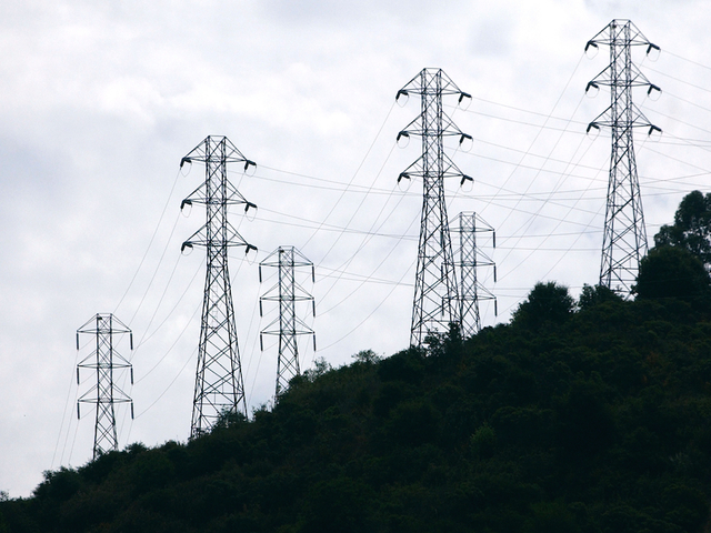 California utility cuts power to 24,000 customers because of wildfire risk