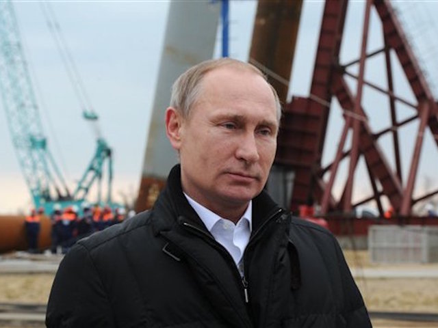 Putin rejects ties to offshore accounts