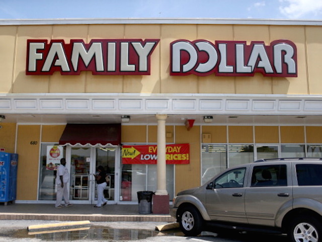 Muslim woman told to leave Family Dollar after refusing to remove niqab, hijab