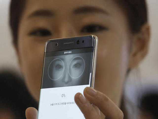 Too many smartphone models released, survey says