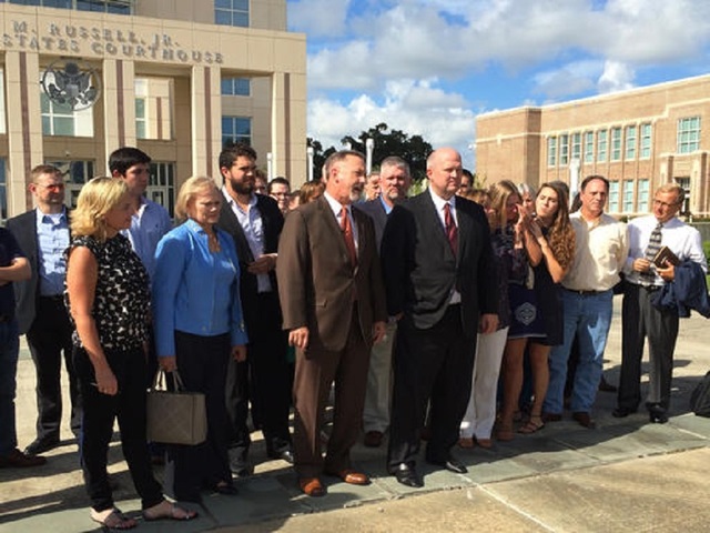 Texas lawyer accused in BP oil spill fraud acquitted