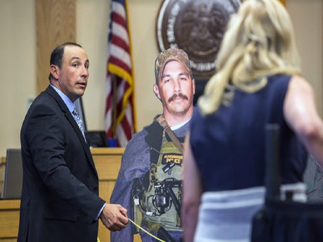 Jury deliberates in case against police officers