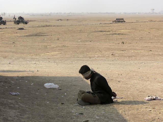 Iraqi forces evacuate 1,000 civilians from Mosul front lines