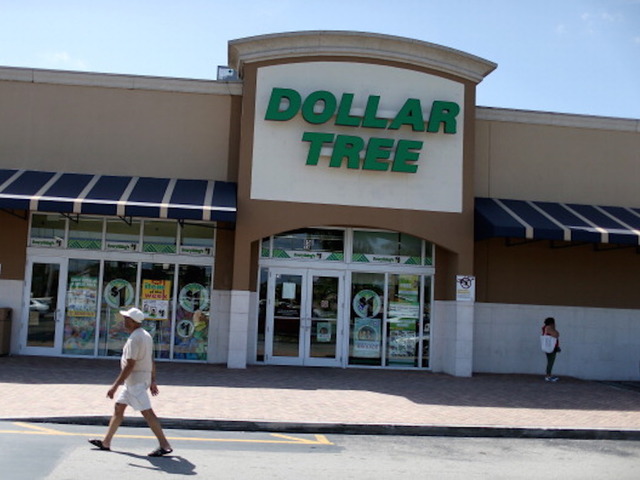 Woman burned down strip mall because she couldn't find shopping cart, reports say