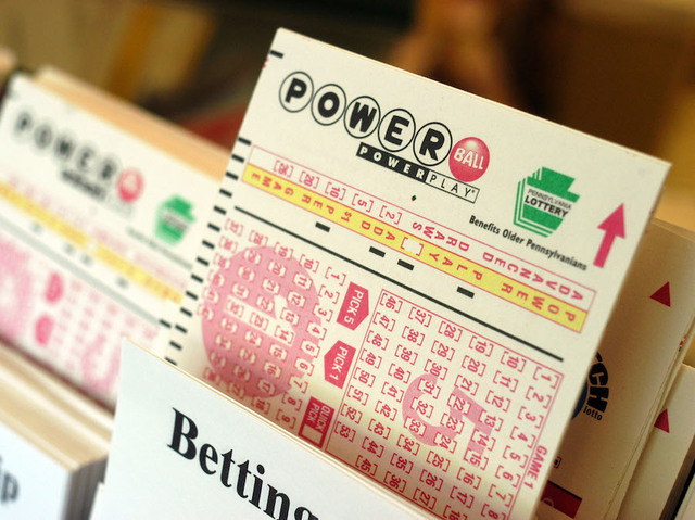 No Powerball winner; jackpot climbs to $430 million