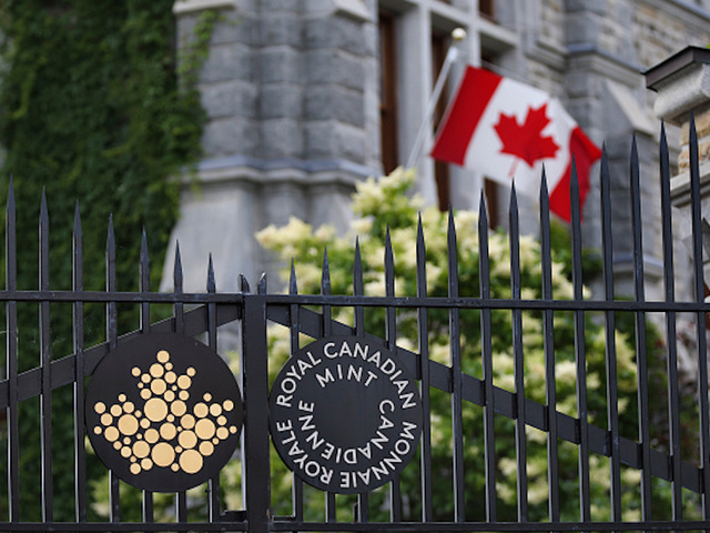 Canadian man caught stealing $165,000 in gold in rectum