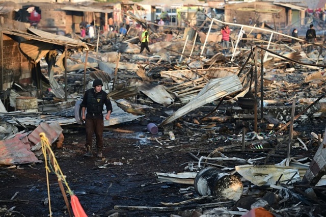 Blasts wipe out busy firework market in Mexico