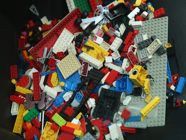 Lego's new kit teaches kids to code