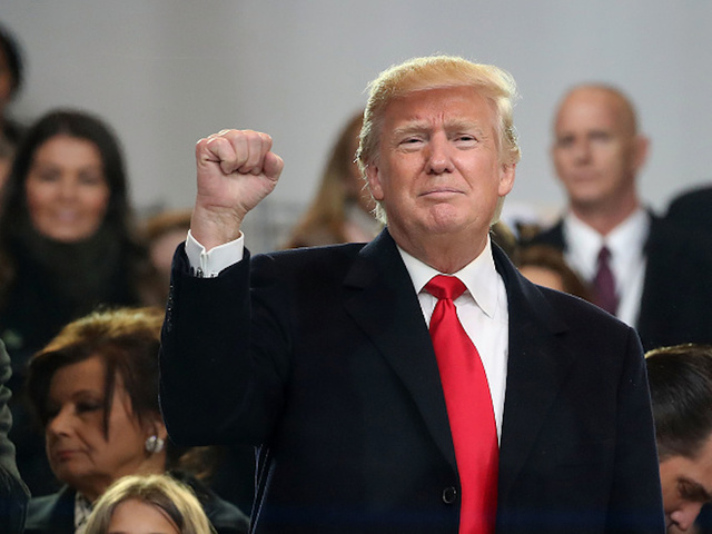 Donald Trump is the first president to Snapchat his inauguration