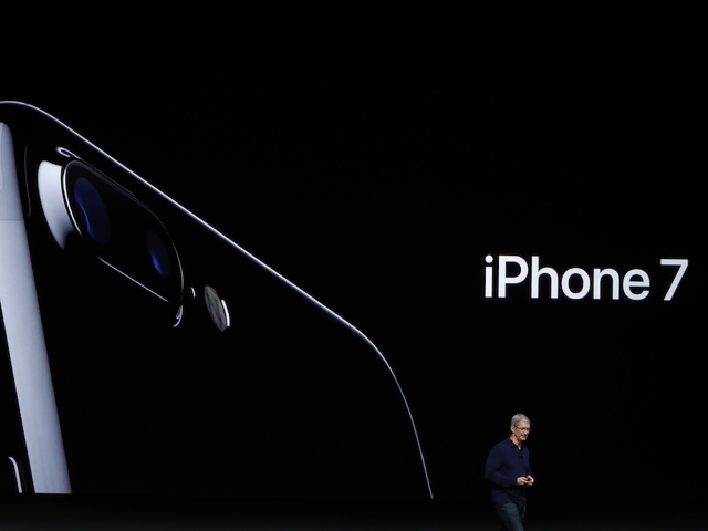Apple supplier Foxconn could create 50,000 jobs in US