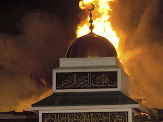 Texas mosque burns to the ground overnight; Cause of fire unknown