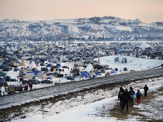 Army Corps told to approve Dakota pipeline easement