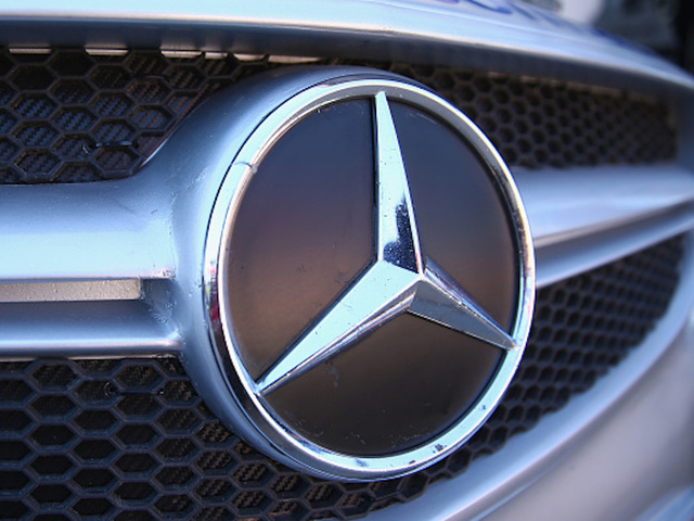 Mercedes to invest $1B in Alabama for electric SUVs