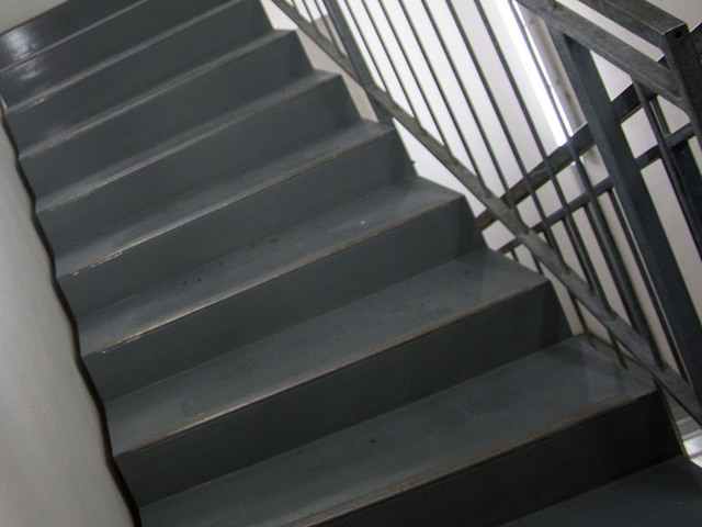 Daycare worker charged with pushing 4-year-old girl down stairs