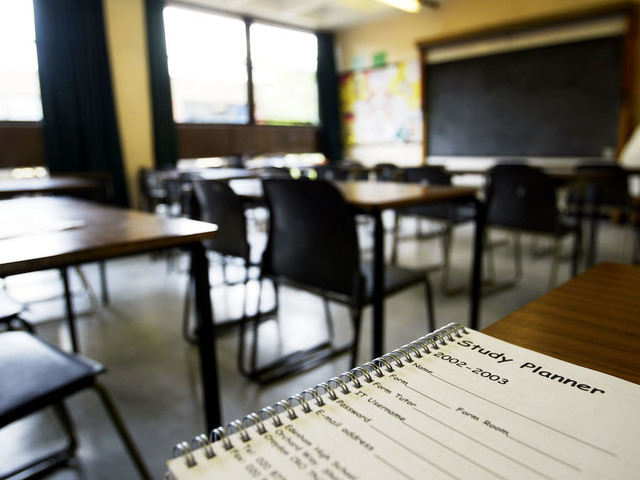 30-year teacher calls student a 'loser,' has license suspended