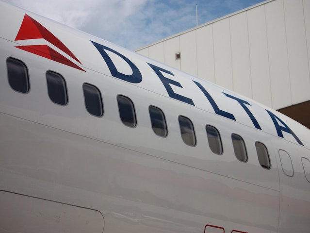 Man says Delta kicked him off flight for going to bathroom before takeoff