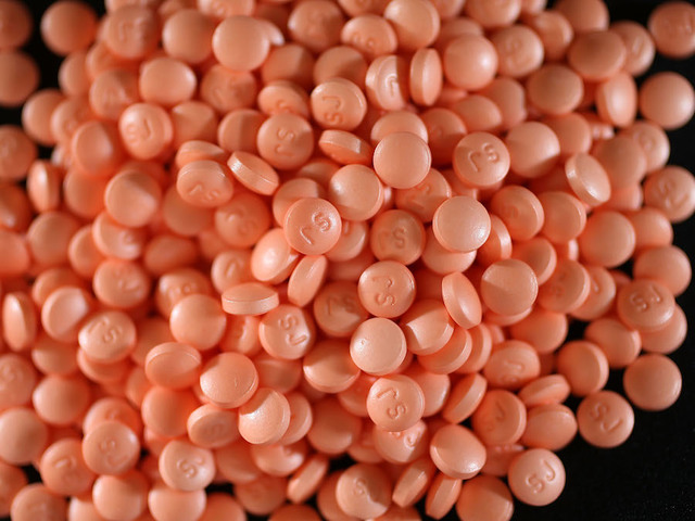 Low-dose aspirin linked to lower breast cancer risk, study says