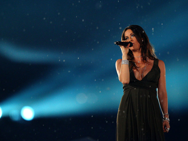 Alanis Morissette's ex-manager headed to prison for stealing millions