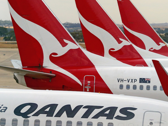 Airline CEO attacked with cream pie during business speech