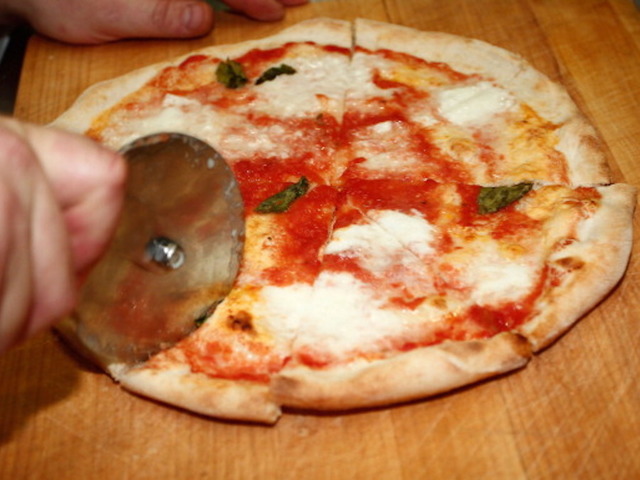 Inmates at Chicago-area jail can have pizza delivered to their cells