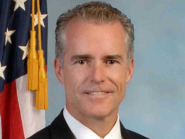 New acting FBI director contradicts White House on Comey