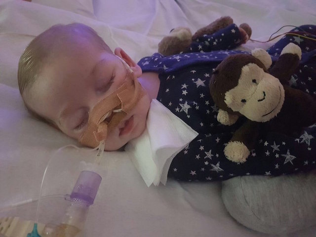 Charlie Gard's parents yell, storm out of hearing after brain scan called 'sad'