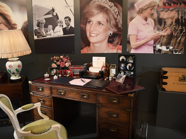 Princess Diana's unseen family photos revealed