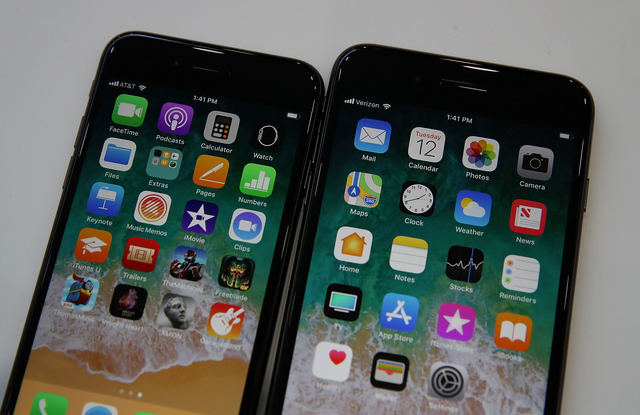 Glitch forces iPhones to reboot over and over