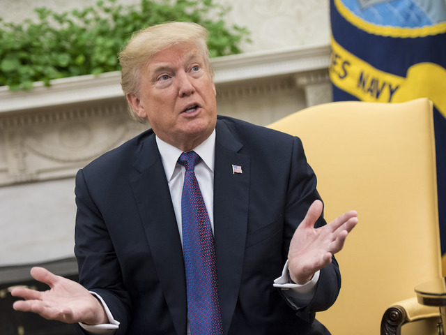 Trump dismisses criticism of Flake and Corker
