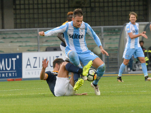 Italian soccer team to wear image of Anne Frank on shirts after fans' anti-Semitic slogans