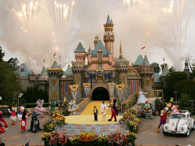 Disneyland shuts down cooling towers over Legionnaires' cases