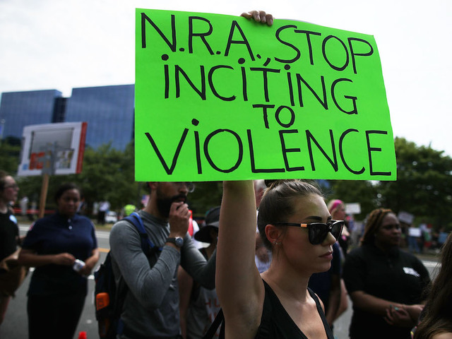 GOP, Democratic senators back bill to bolster Federal Bureau of Investigation gun checks