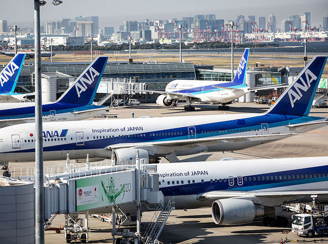 Plane returns to airport after flying with wrong passenger for hours; celebrities onboard