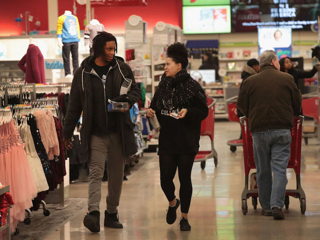 Consumer confidence in US remains near 17-year high