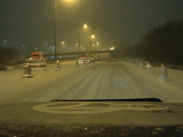 More than 1,000 flights canceled as snowstorm slams Midwest