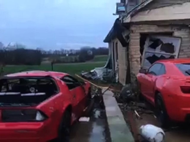 Storms kill four people in Kentucky, Arkansas