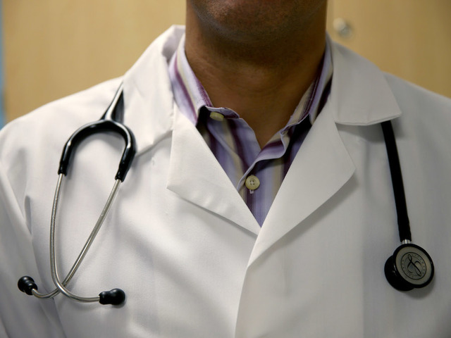 Woman claims Ancestry.com DNA test proves her parents' fertility doctor is her father