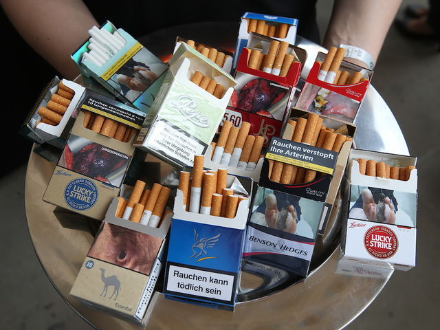 1 in 14 women still smokes while pregnant, CDC says