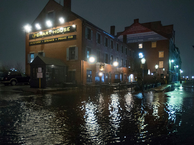 Massive 'bomb cyclone' pounds Northeast, bringing strong winds and flooding Massive 'bomb cyclone' pounds Northeast, bringing strong winds and flooding