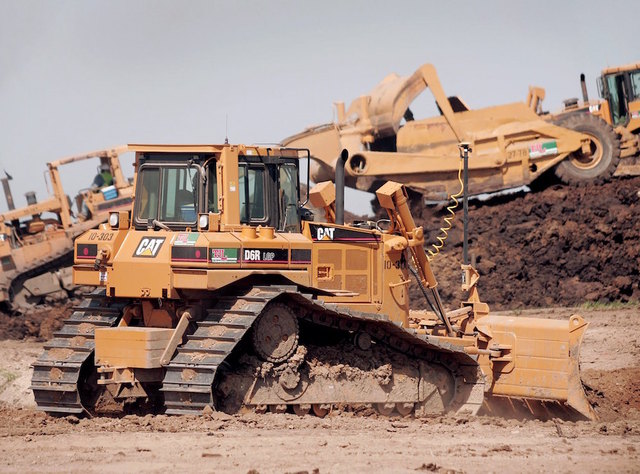 Caterpillar could cut nearly 900 jobs