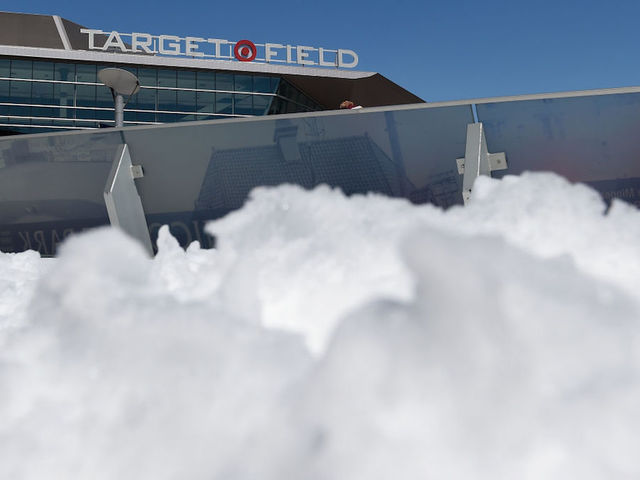 Late-season winter storm plays havoc with MLB on Sunday