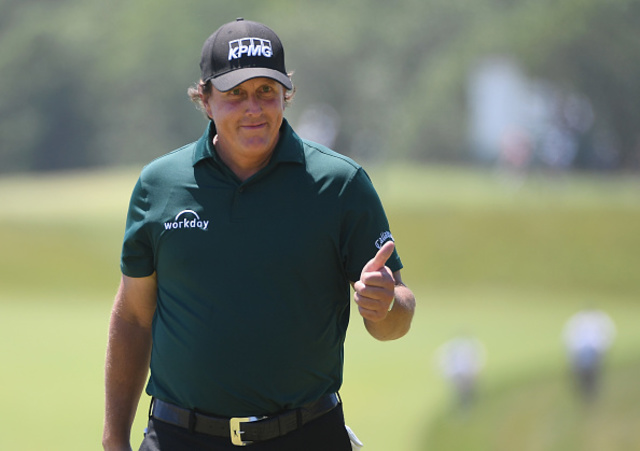 Phil Mickelson sparks controversy by hitting still moving ball in US Open