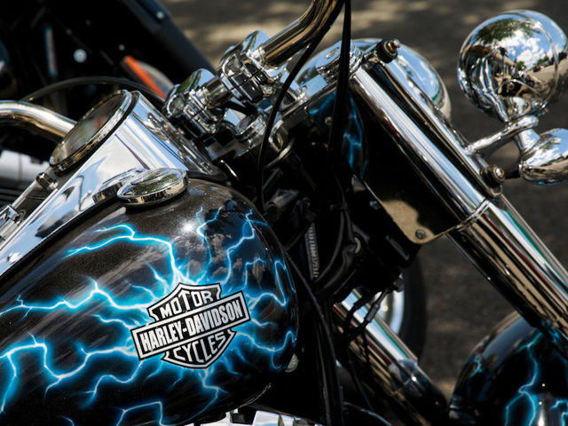 Trump accuses Harley-Davidson of waving 'white flag' in budding trade war