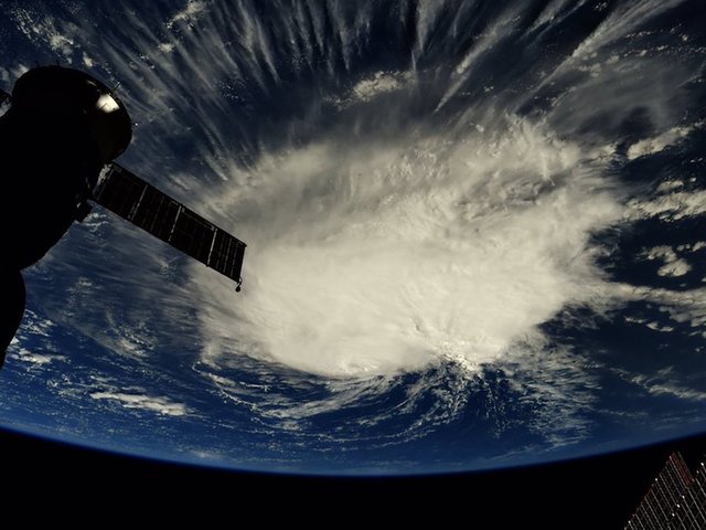 Hurricane Florence interrupts weekend college football schedule