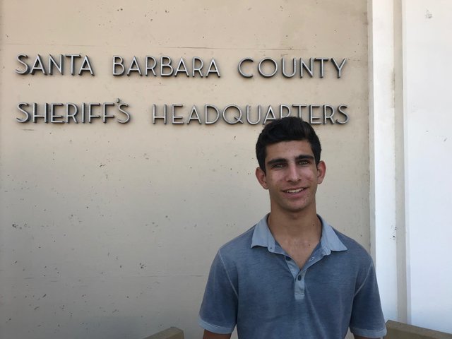 Teen returns purse that had $10,000 in cash