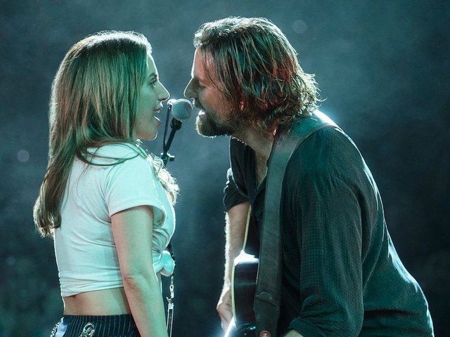 Box office has best weekend in October history with success of "Venom" and "A Star is Born"