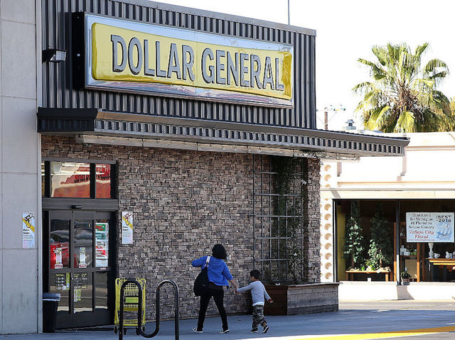 Dollar General posts 2018 holiday catalog