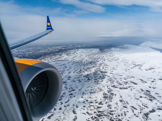 Icelandair to buy rival budget airline WOW air in $18 million deal