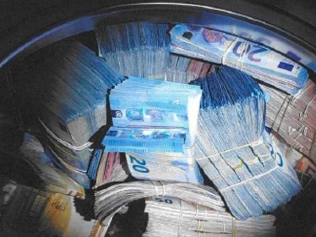 Man suspected of money laundering after $400,000 found in washing machine